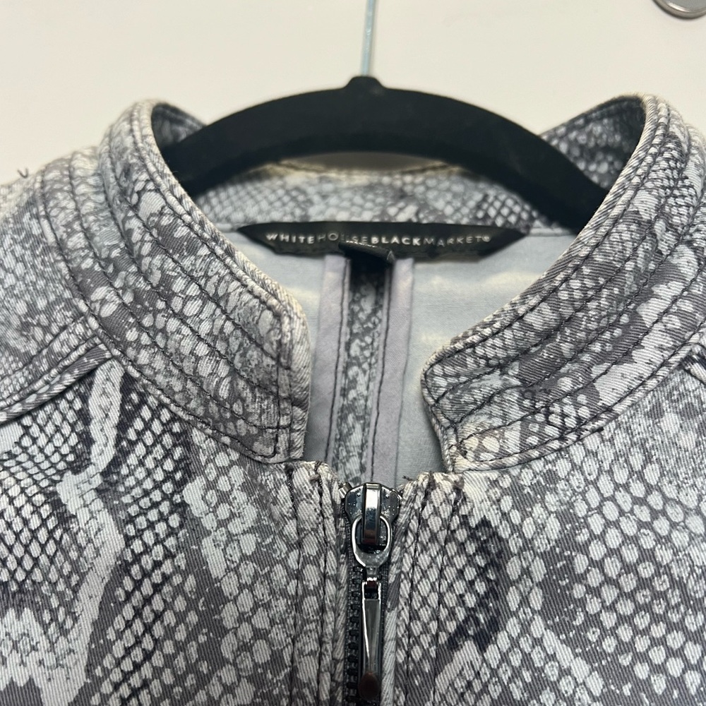 White House Black Market gray snake print jacket- size 8 - Picture 2 of 3